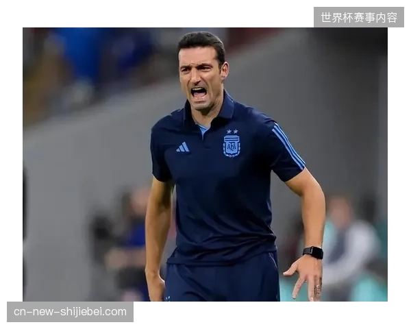斯卡洛尼演练B方案阵容，阿尔瓦雷斯与劳塔罗的双前锋组合盘活了球队的无球进攻体系
