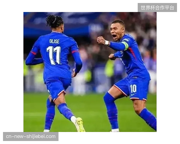德尚需平衡姆巴佩的球权与团队整体性，萨利巴的稳定发挥是后防线的基石